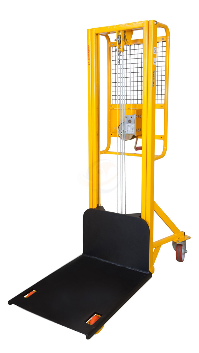 Sollevatore 200 Kg. ad arganello sollevamento 2 mt